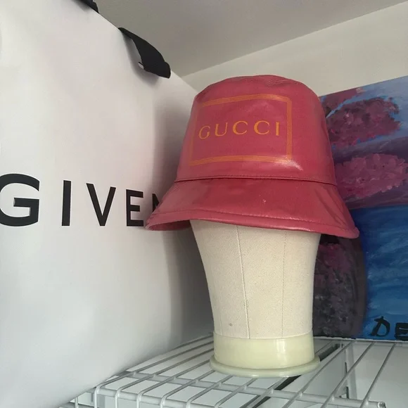 Gucci | Accessories | Limited Edition Gucci Pink Coated  display picture 3